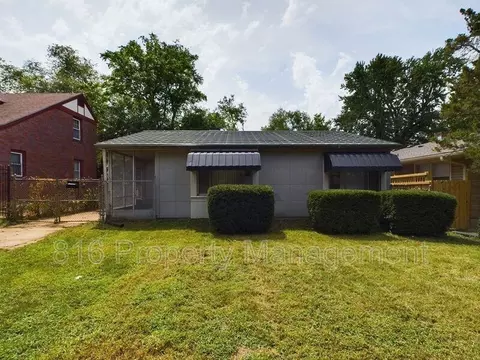 2813 E Meyer Blvd, Kansas City, MO 64132