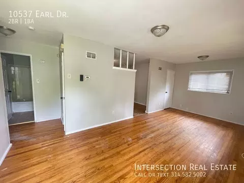 10537 Earl Dr, Castle Point, MO 63136