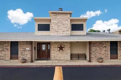 7924 Emerald Crest Dr #B1, White Settlement, TX 76108
