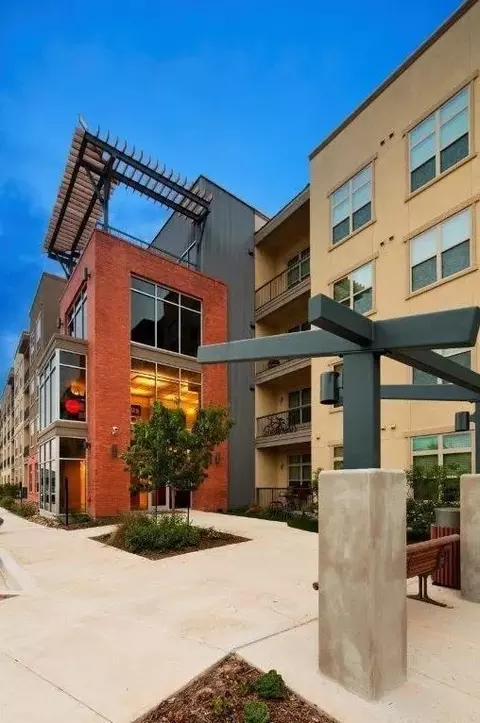 301 E Cevallos #B7, San Antonio, TX 78204