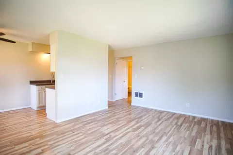 3725 SE Rhine St #A10, Portland, OR 97202