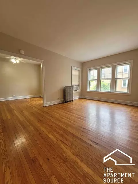 916 Reba Pl #2N, Evanston, IL 60202