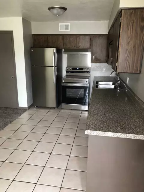 205 E Dunklin St, Jefferson City, MO 65101
