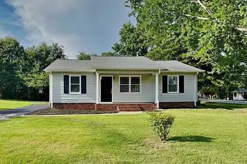 2215 Medlin Ct, Kannapolis, NC 28083