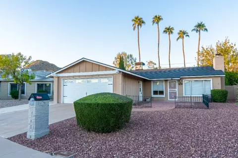 2706 E Dahlia Dr, Phoenix, AZ 85032