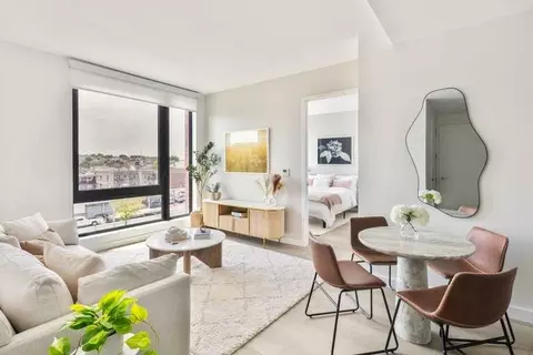7026 Queens Blvd #906, New York, NY 11377