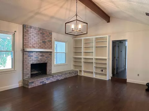 4715 Ridgeline Dr, Arlington, TX 76017