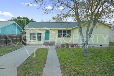 328 Williams St, Kingsville, TX 78363