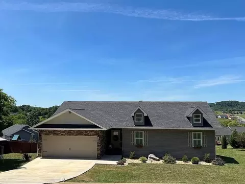 161 Clear Creek Way, Kodak, TN 37764