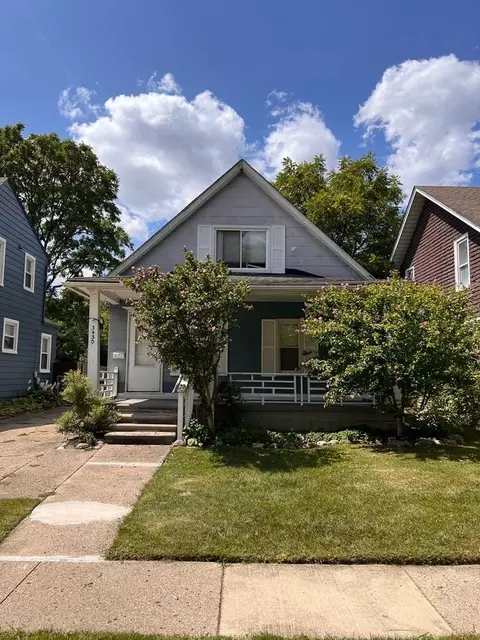 3430 Pershing St, Wayne, MI 48184