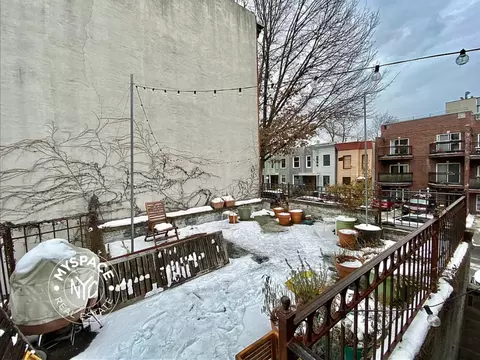 427 17th St #2R, Brooklyn, NY 11215