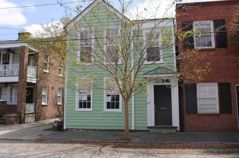137 Wentworth St, Charleston, SC 29401