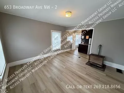 653 Broadway Ave NW #2, Grand Rapids, MI 49504