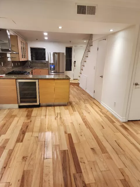 11630 Chenault St #11B, Los Angeles, CA 90049
