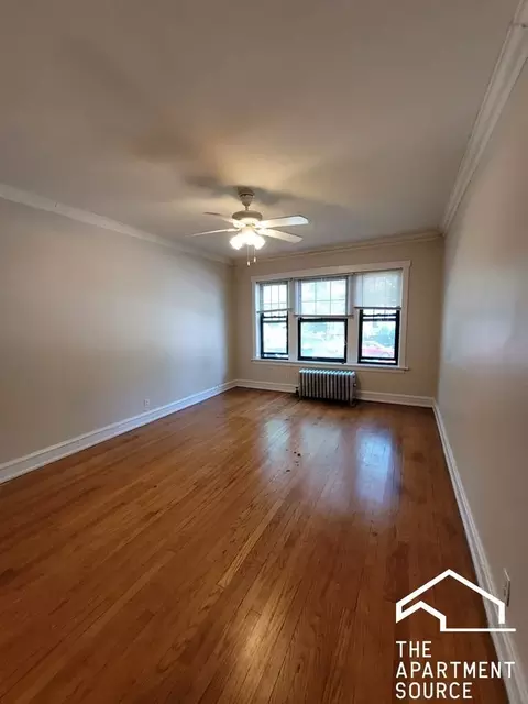 800 Washington St #2, Evanston, IL 60202