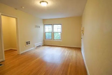 2254 NW Glisan St #105, Portland, OR 97210