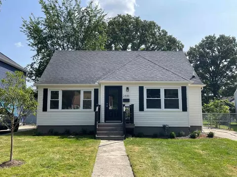 2446 Bacon Ave, Berkley, MI 48072