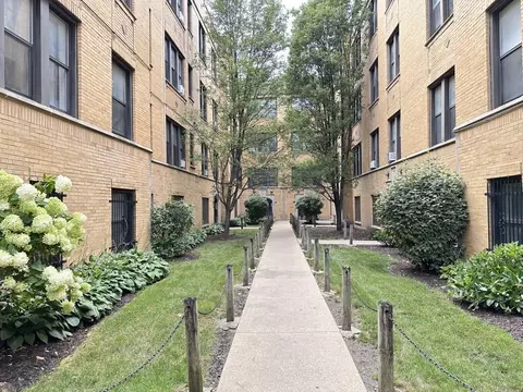 1532 N Kedzie Ave #3E, Chicago, IL 60651