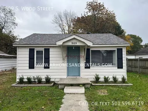 809 S Wood St, Stuttgart, AR 72160
