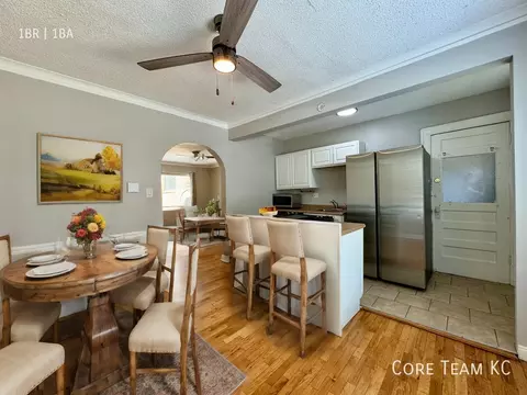 4511 Roanoke Pkwy #4511-2, Kansas City, MO 64111