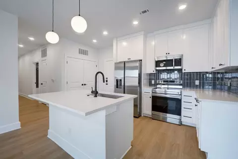3000 Duval St #204, Austin, TX 78705