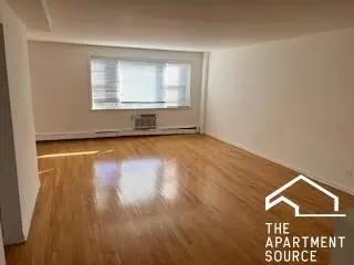 8644 Skokie Blvd #302, Skokie, IL 60077