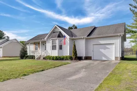1219 Woods Edge Dr, Murfreesboro, TN 37130