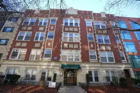 511 W Melrose St #414, Chicago, IL 60657
