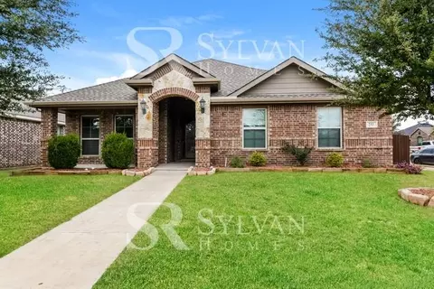 233 Chimney Rock Dr, Waxahachie, TX 75167