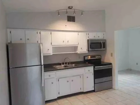 1066 Philippe Pkwy, Safety Harbor, FL 34695