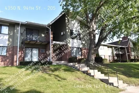 4350 N 94th St #205, Wauwatosa, WI 53222