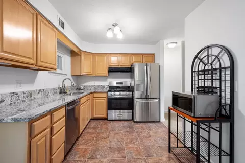 325 Clavale Dr, North Versailles, PA 15137