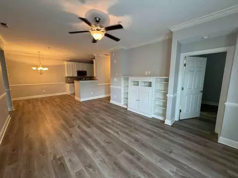 321 Gallery Dr, Spring Lake, NC 28390