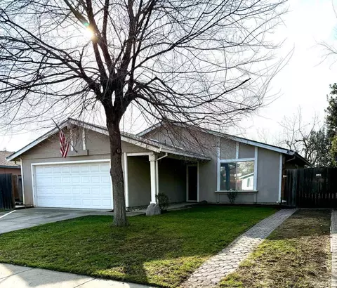 512 Yosemite Dr, Tracy, CA 95376