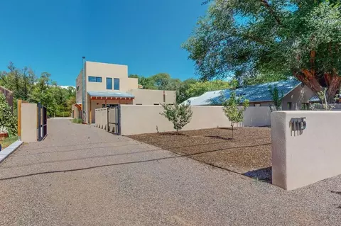 1115 El Pueblo Rd NW, Los Ranchos, NM 87114