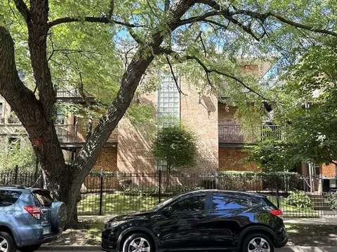 4612 N Beacon St #3H, Chicago, IL 60640