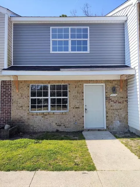 510 Myrtlewood Cir, Jacksonville, NC 28546
