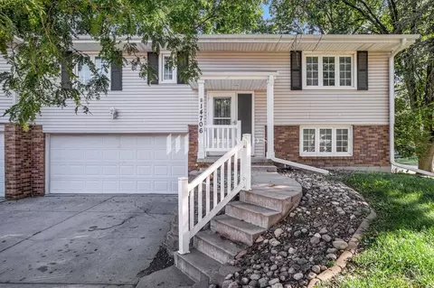 14706 Orchard Cir, Omaha, NE 68137