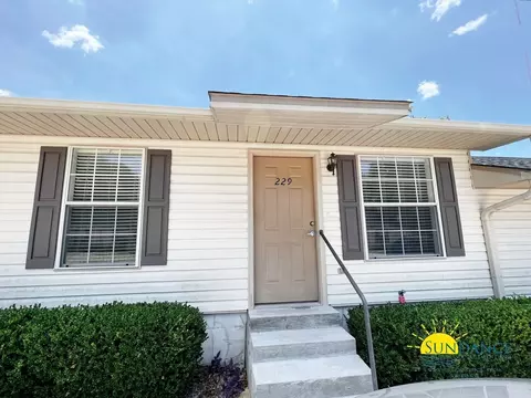 229 Lindberg St, Crestview, FL 32536