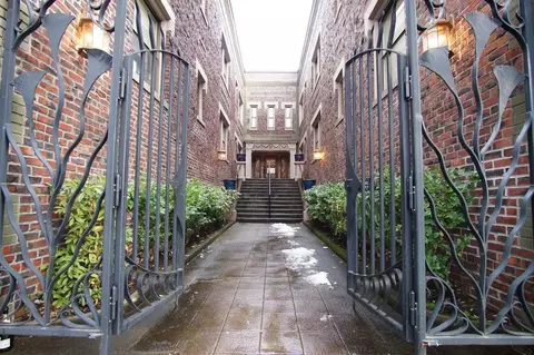 130 NW 19th Ave #211, Portland, OR 97209