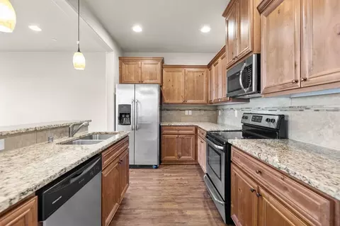 209 N 33rd Ct, Ridgefield, WA 98642