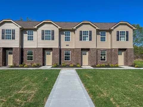 1130 Pembroke Oak Grove Rd, Oak Grove, KY 42262