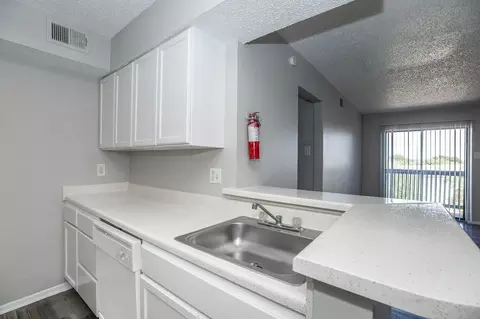 3801 Gannon Ln, Dallas, TX 75237 photo 4