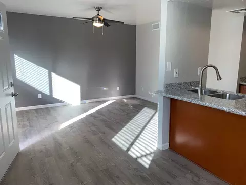 3221 N 36th St, Phoenix, AZ 85018