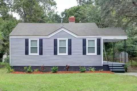 2212 Utah St, Savannah, GA 31404