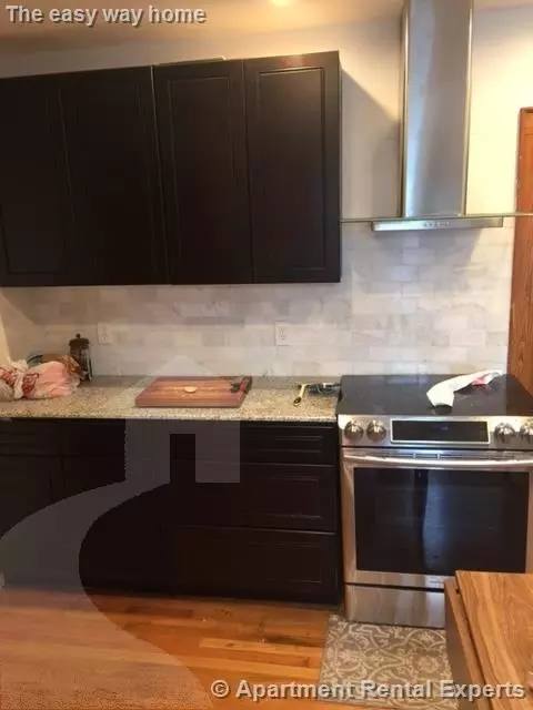 14 Renfrew St #2, Medford, MA 02155