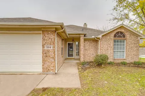 104 Willow St, Crowley, TX 76036