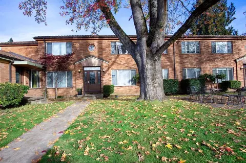 3801 SE Morrison St #4, Portland, OR 97214