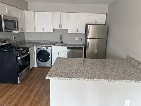 2465 N Frederick Ave #205, Milwaukee, WI 53211
