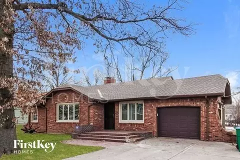 705 NE Shady Lane Dr, Kansas City, MO 64118